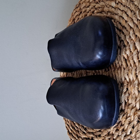 Fitflop Womens Shuv Navy Leather Athleisure/Casual Slip On Slide Mule Clogs S-9 - Picture 3 of 8